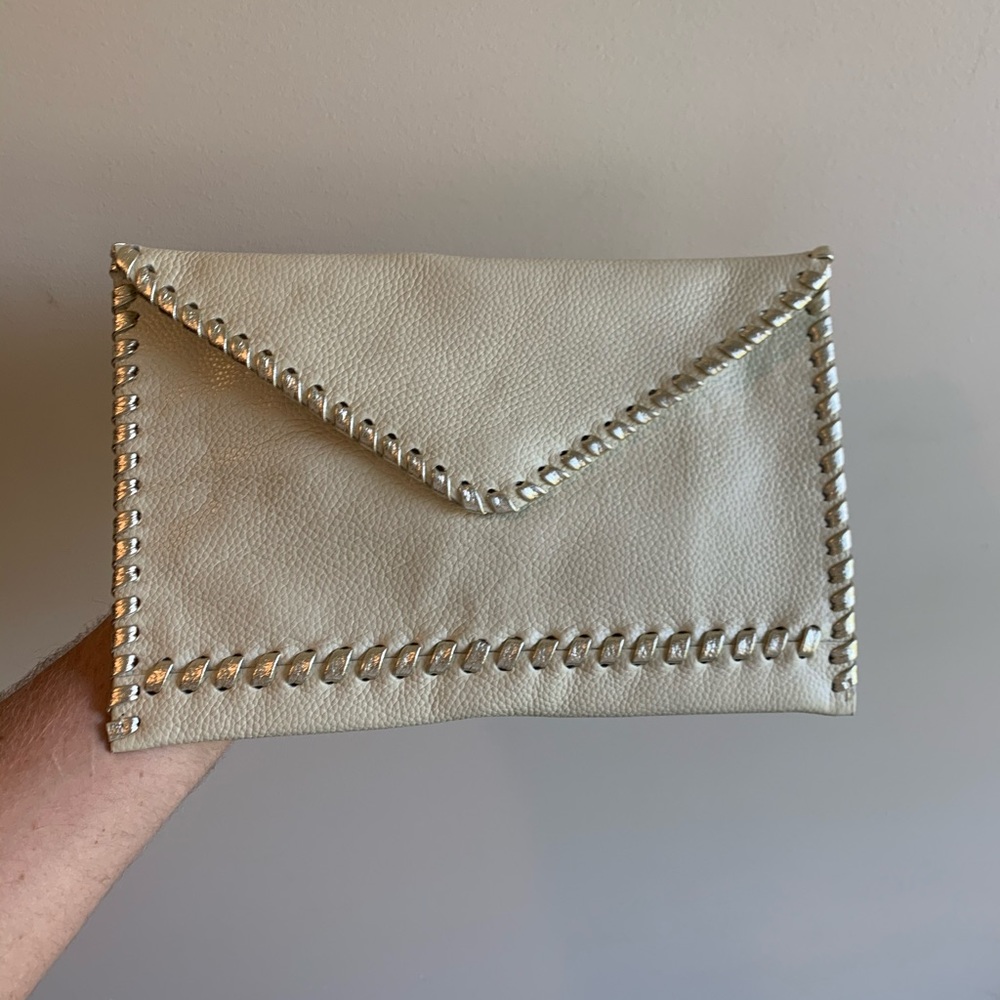 Laggo ivory clutch